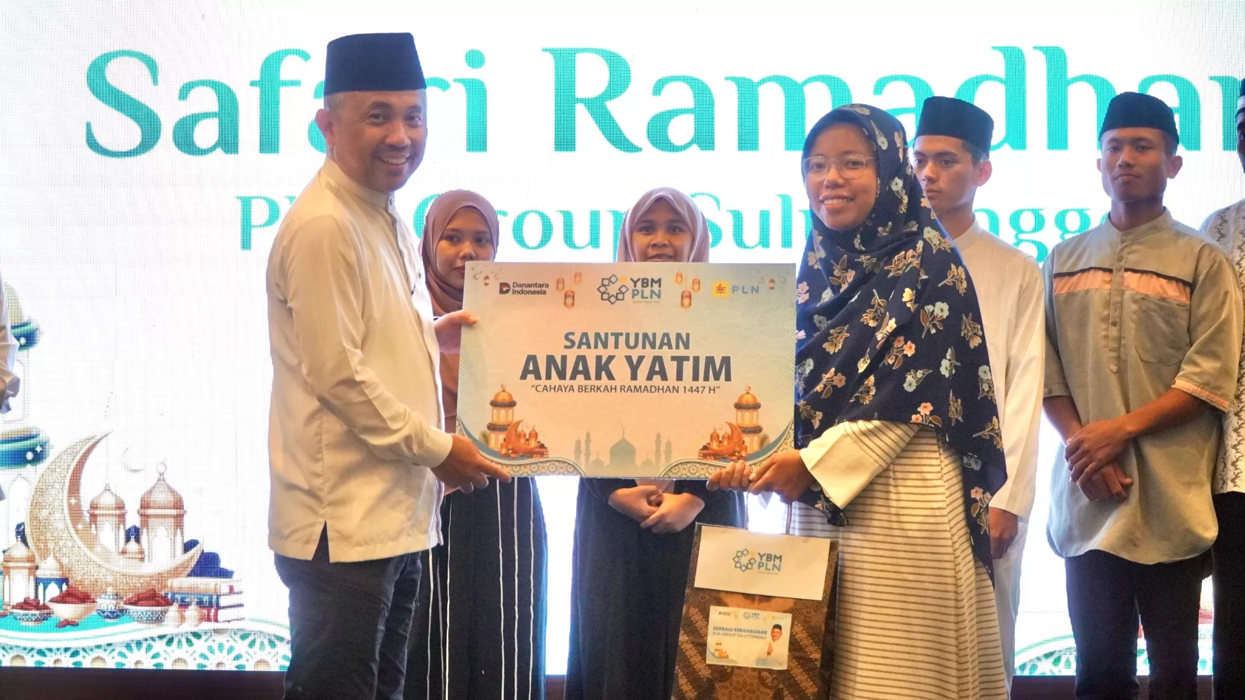 PLN Group berbagi santunan di Banggai jelang Idulfitri 1447 H untuk yatim, santri, dan masyarakat sebagai wujud kepedulian sosial. (Dok. PLN)