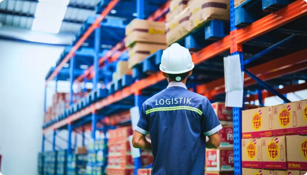KAI Services pastikan logistik Lebaran 2026 aman dengan tambahan gudang, armada, dan pekerja demi kenyamanan penumpang. (reska.id)
