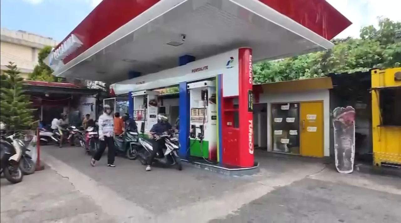Antrean mulai terurai. Distribusi BBM diperkuat untuk menjaga kebutuhan masyarakat. (Dok. Pertamina Patra Niaga)