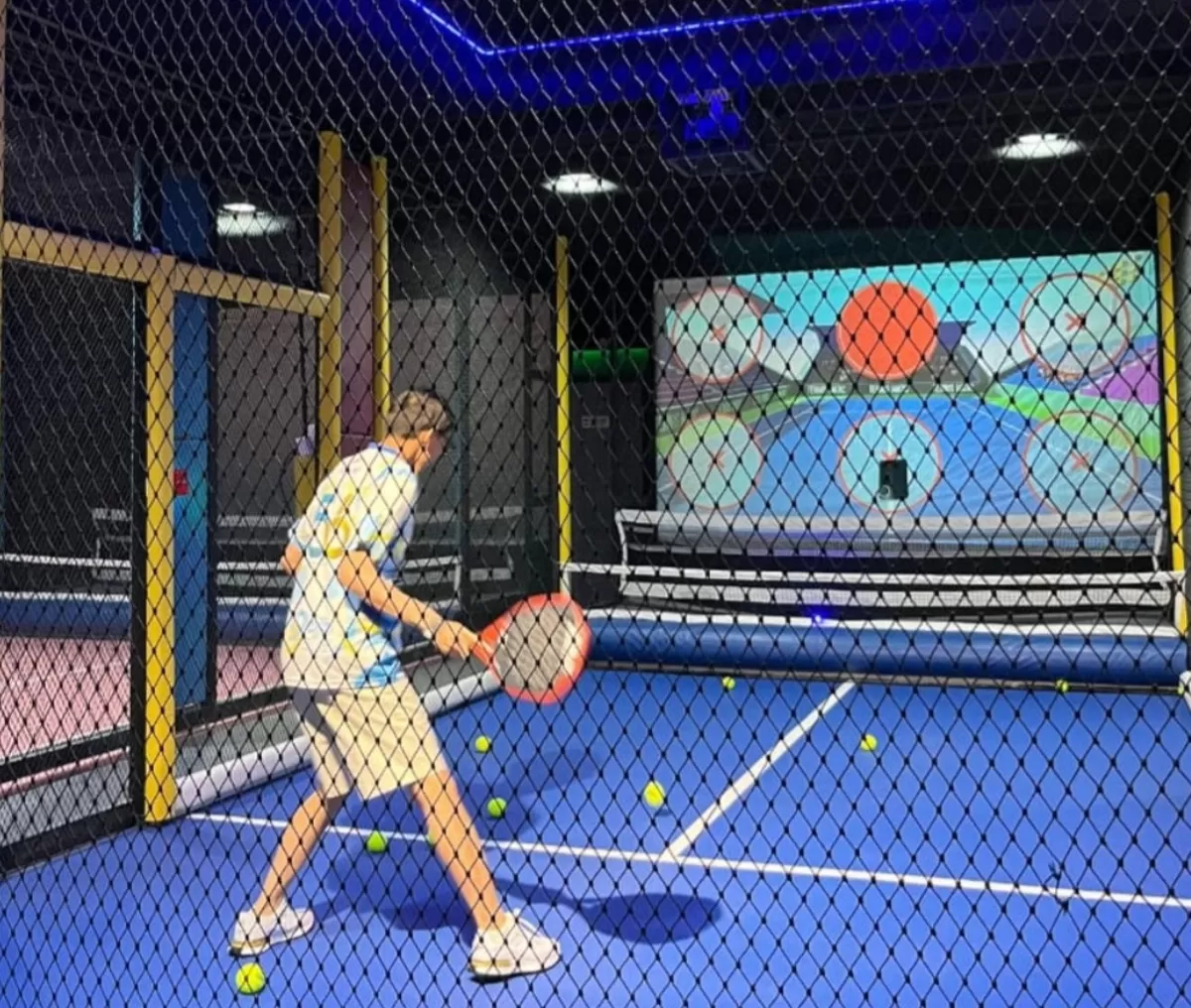 Tren padel kian populer, kini hadir simulator indoor gratis di Graha Pos Indonesia Bandung hingga 31 Maret 2026. (posproperti.co.id)
