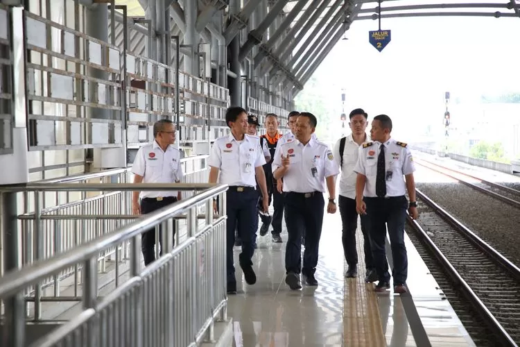 KAI optimalkan layanan kereta Lebaran di Sumatra Utara, penjualan tiket capai 161 ribu dan kereta bandara layani lebih dari 150 ribu penumpang. (Dok. KAI)