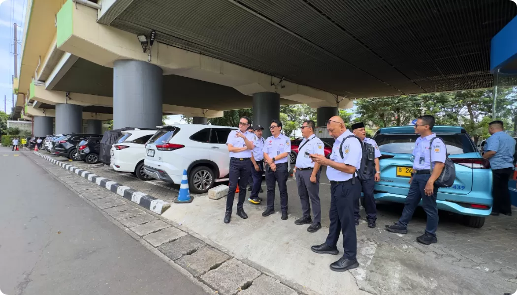 Area drop off dan pick up jadi perhatian khusus dalam tinjauan KAI Services di Gambir. Tujuannya sederhana, memastikan perjalanan penumpang tetap nyaman dan tertata.