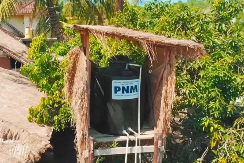 Sepanjang tahun 2025, PNM telah menginisiasi program penyediaan air bersih dan sanitasi di 28 titik lokasi di Indonesia.  (DOK. PNM)