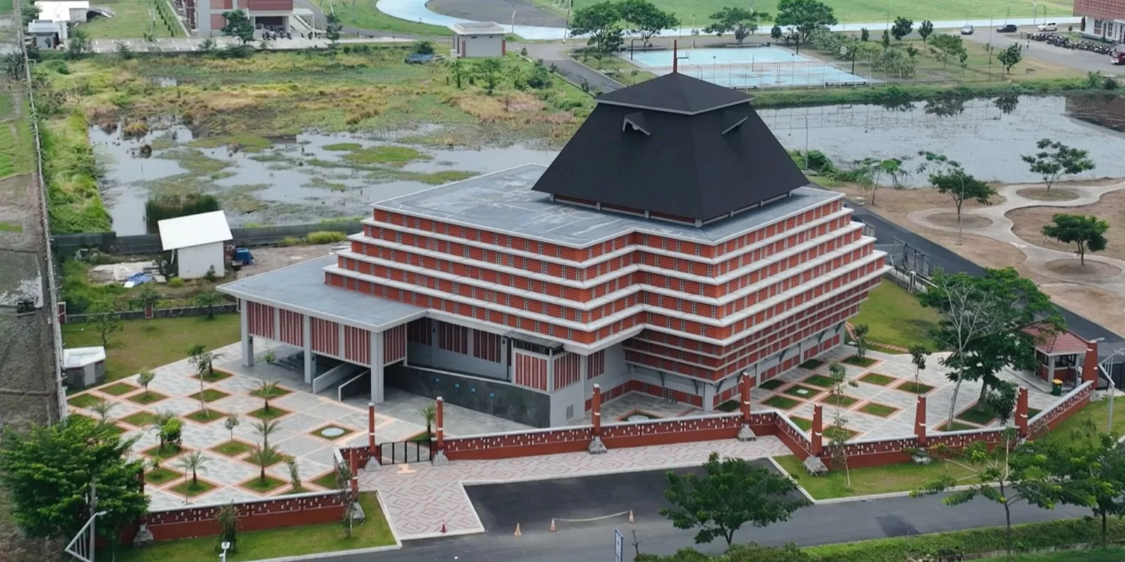 Tak hanya infrastruktur, WSBP juga hadir dalam pembangunan rumah ibadah dengan kualitas struktur yang terjaga.
