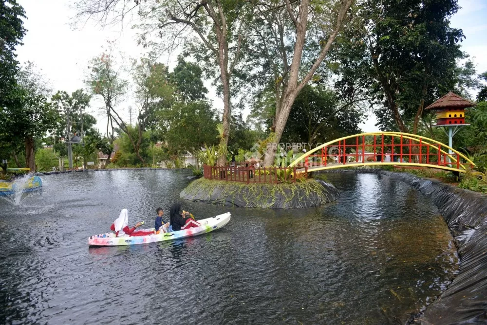 Tins Green Garden Foresttree di Pangkalpinang jadi destinasi favorit warga dengan fasilitas olahraga gratis, ruang hijau nyaman, dan wahana edukatif keluarga. (Dok. PT Timah)