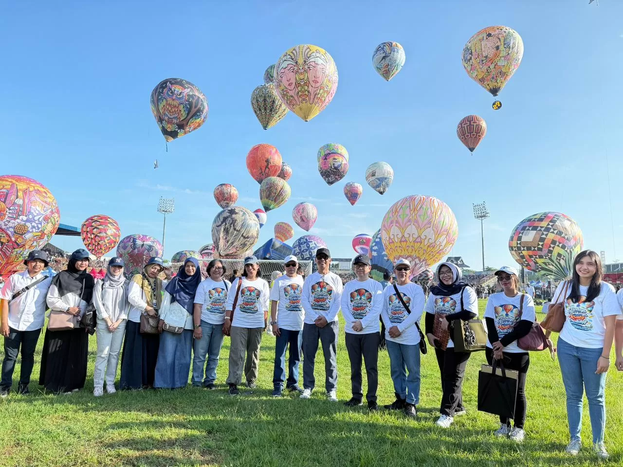 AirNav Indonesia dorong balon udara ditambatkan di Wonosobo, perkuat kolaborasi masyarakat dan jalankan program Kampung Kasanah demi keselamatan penerbangan. (Dok. AirNav Indonesia)