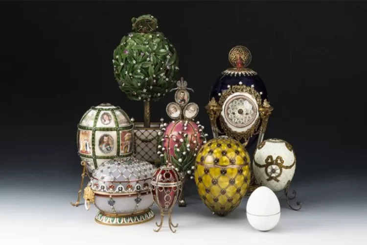 Koleksi Faberg&eacute; Eggs (Faberg&eacute; via laingsuk.com)