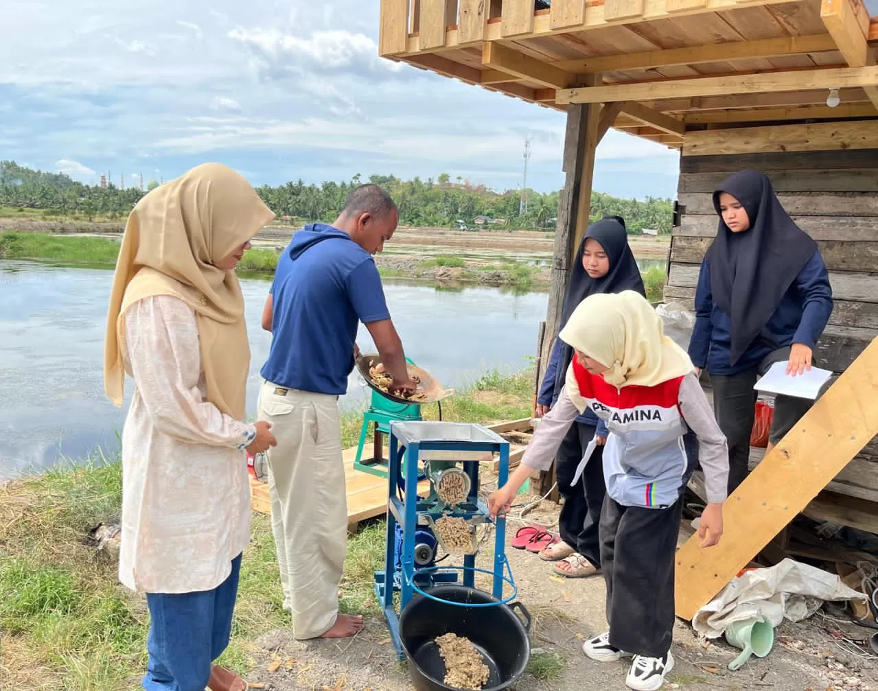 Program Desa Energi Berdikari Pertamina dorong desa bangkit lewat energi terbarukan, tingkatkan ekonomi, ketahanan pangan, dan kurangi emisi karbon. (Dok. Pertamina)