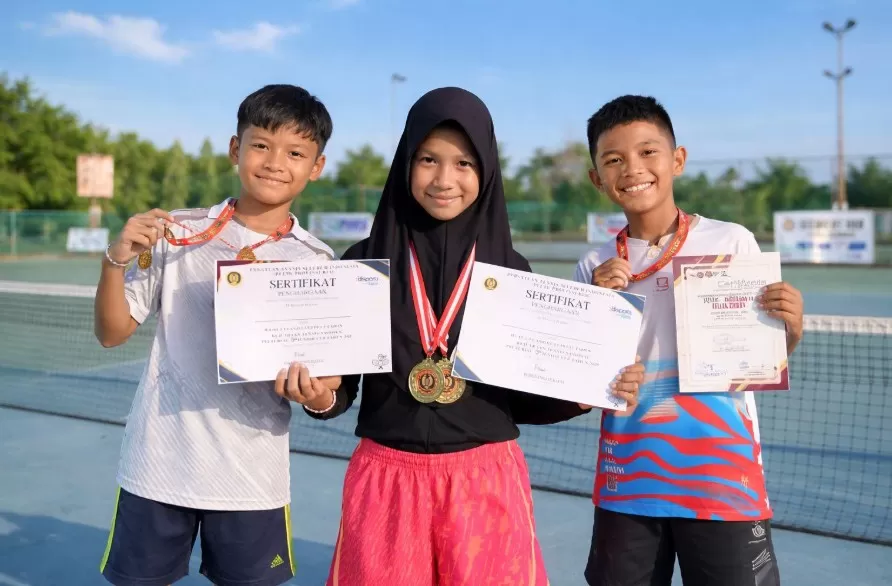 Tiga atlet tenis junior binaan PTPN IV Regional III berpeluang memperkuat Indonesia di seleksi Asian Tennis Federation 12 & Under Team Competition 2026. (Dok. PTPN)