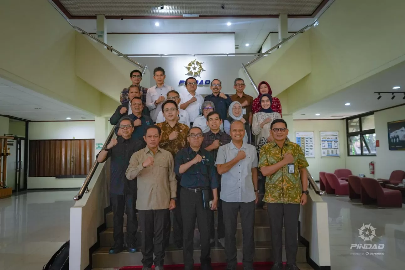 Mendiksaintek, Menteri LH, dan Dirut Pindad laksanakan Rakortas untuk membahas solusi pengelolaan sampah terpadu. (pindad.com)