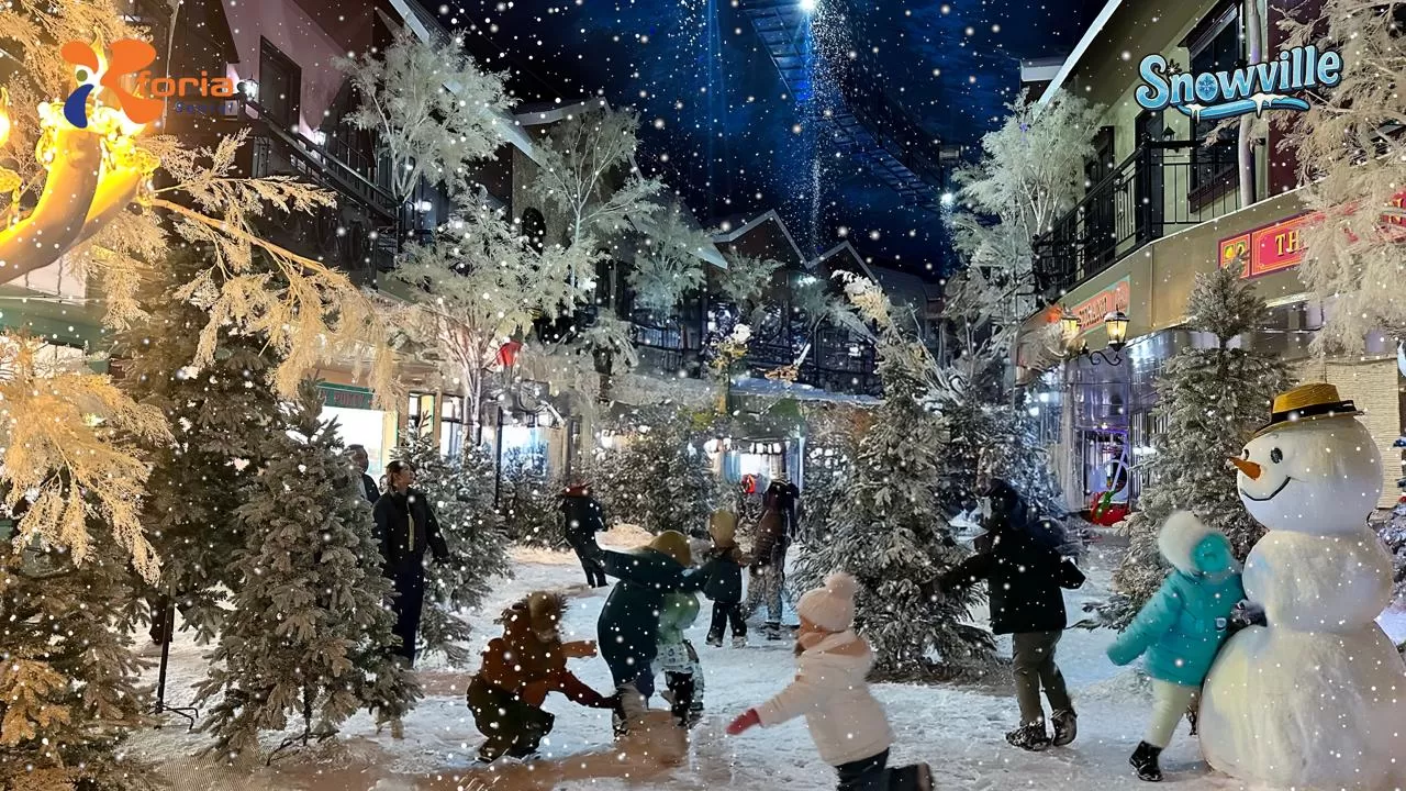 Snowville Sentul hadirkan salju buatan suhu -5&deg;C di Bogor. Cek harga tiket April 2026, wahana seru, lokasi, dan tips liburan keluarga.