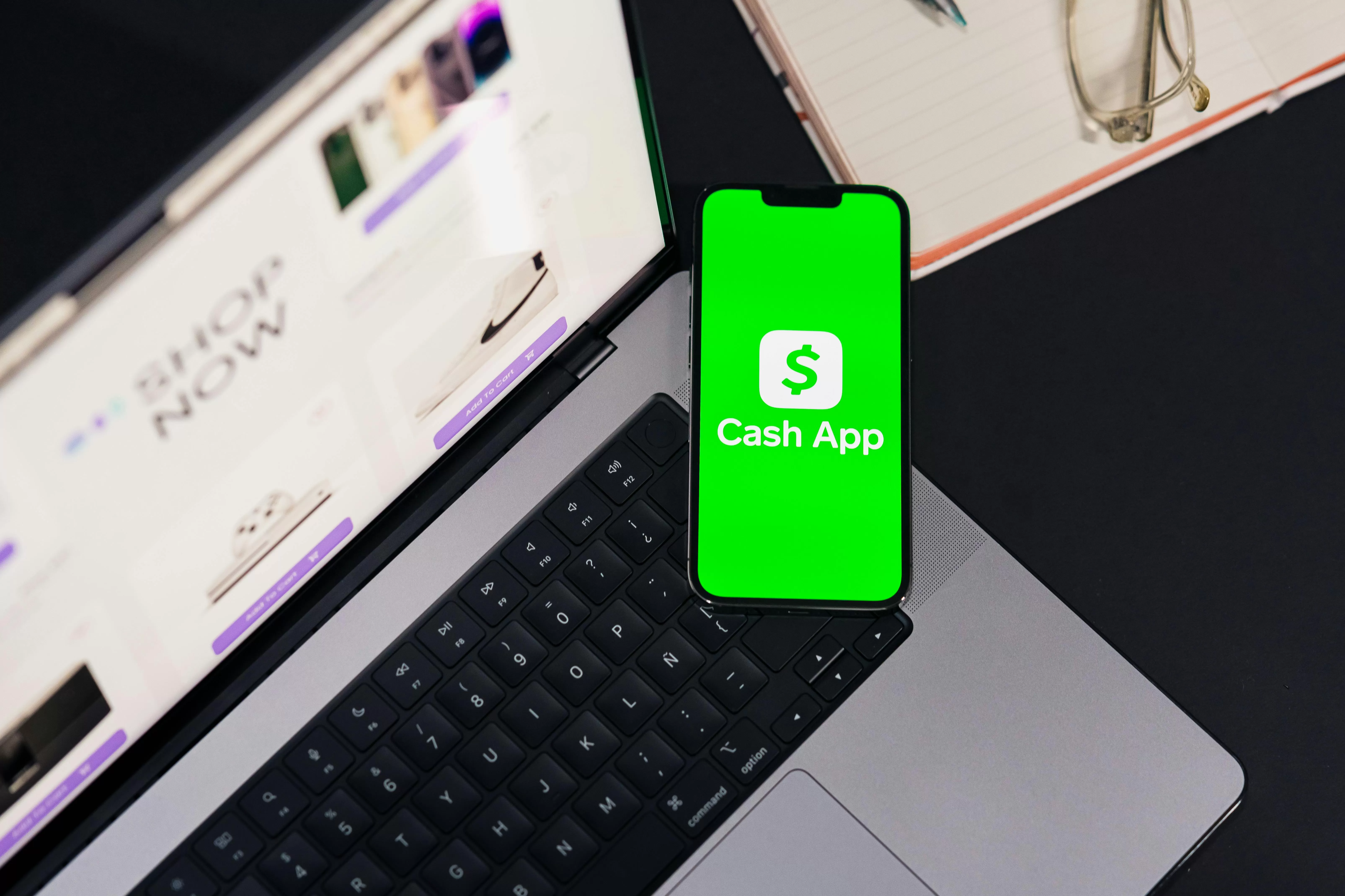 Ilustrasi. Sekarang cukup banyak aplikasi yang bisa membantu orang yang kesulitan mengatur cash flow. (Pexels/Julio Lopez)