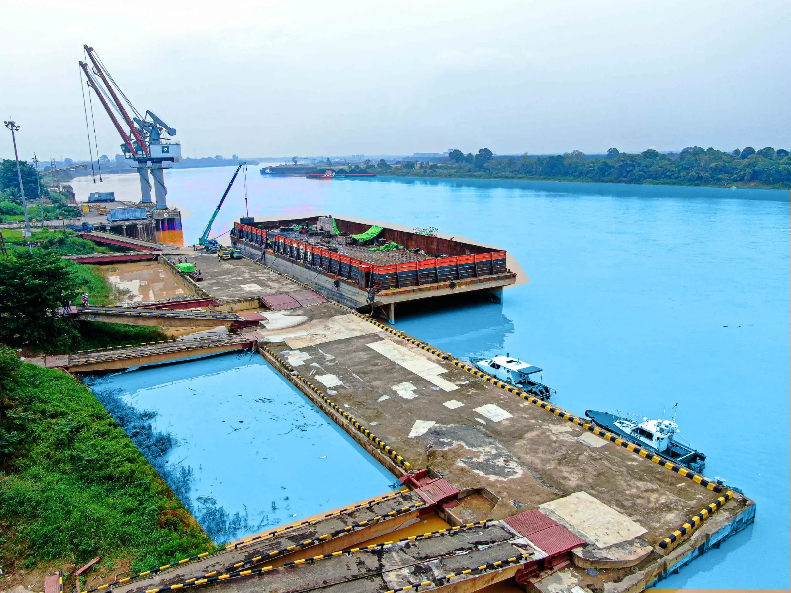 PTP Nonpetikemas Cabang Jambi memperkuat distribusi semen melalui Pelabuhan Talang Duku dengan dukungan infrastruktur, kolaborasi industri, dan peningkatan throughput. (Dok. PTP Nonpetikemas)