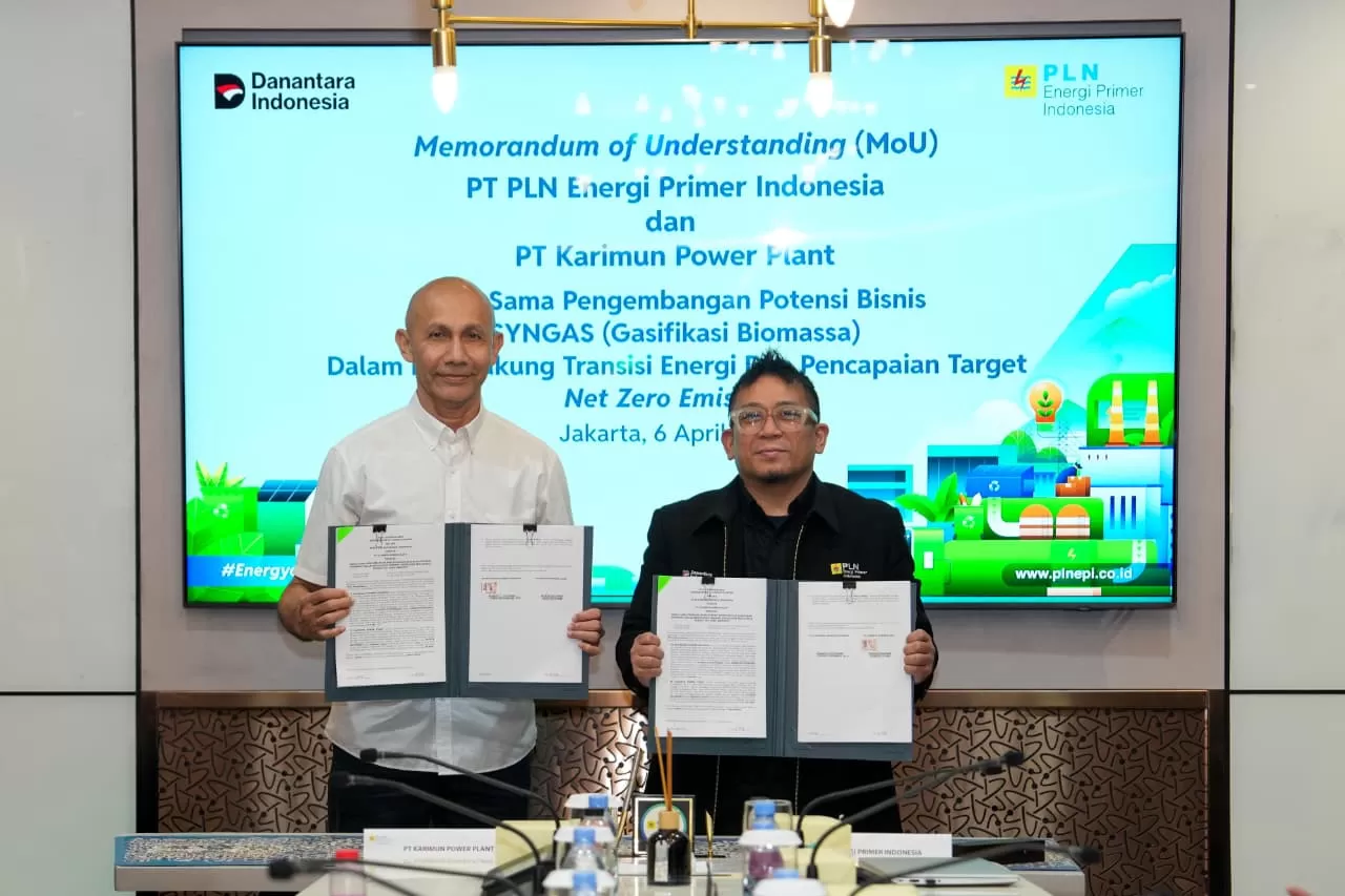 Penandatanganan nota kesepahaman (MoU) antara PLN EPI dan PT Karimun Power Plant (KPP) pada Senin (6/4) di Jakarta. (plnepi.co.id)