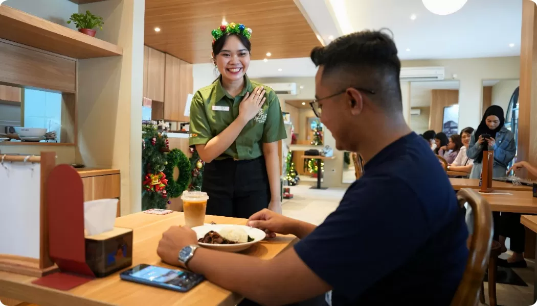 KAI Services ajak UMKM jual produk di kereta api, dengan syarat sertifikasi dan kurasi ketat demi kualitas layanan. (reska.id)