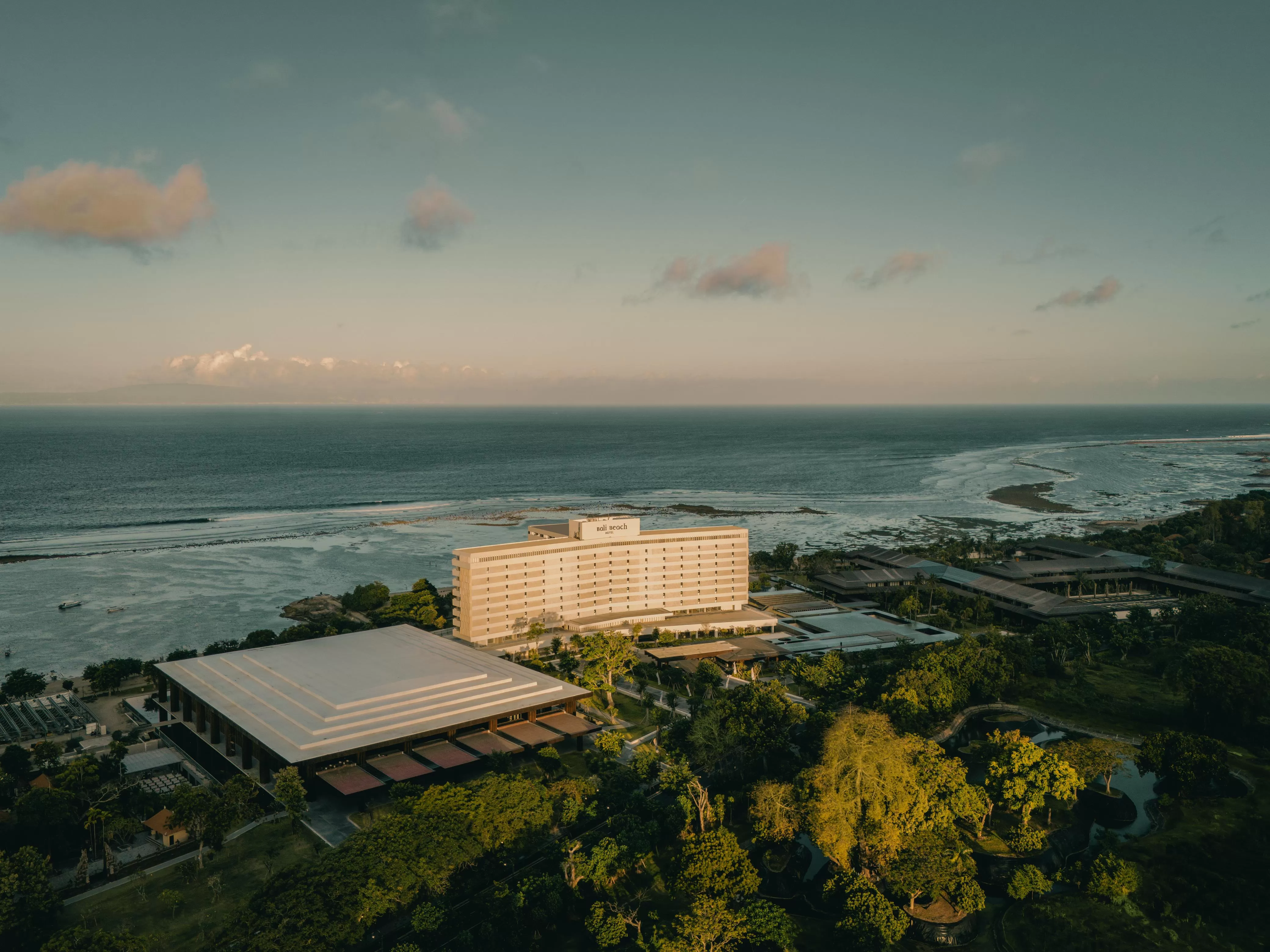 The Meru Sanur, hotel yang dibangun dan dikelola InJourney, berhasil menyabet dua penghargaan Tatler Best 2026. (Dok. InJourney)