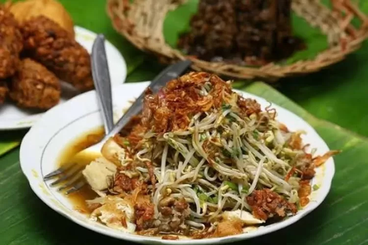 Geco singkatan dari toge dan tauco muncul sejak 1947, populer di 1960-an, sekarang sulit ditemukan.   (Cianjur Kuy via cianjurupdate.com)