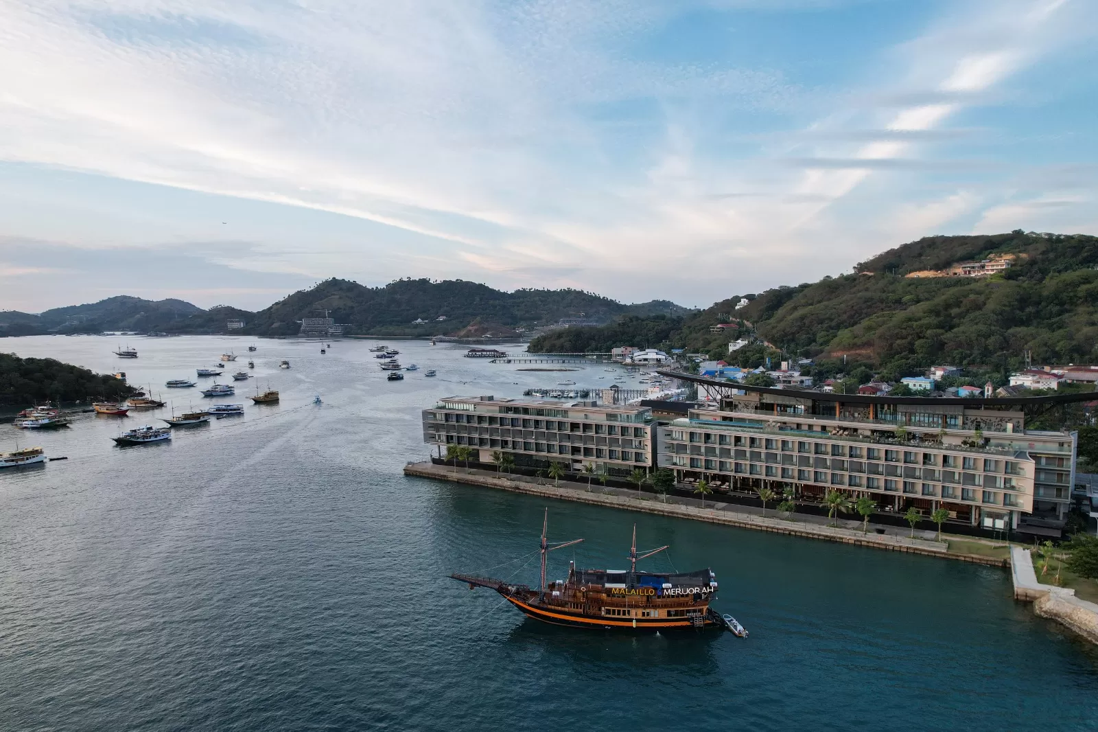 Meruorah Labuan Bajo hadirkan pengalaman wisata mewah dan petualangan alam di destinasi terindah dunia, Taman Nasional Komodo. (Dok. Meruorah Komodo Labuan Bajo)