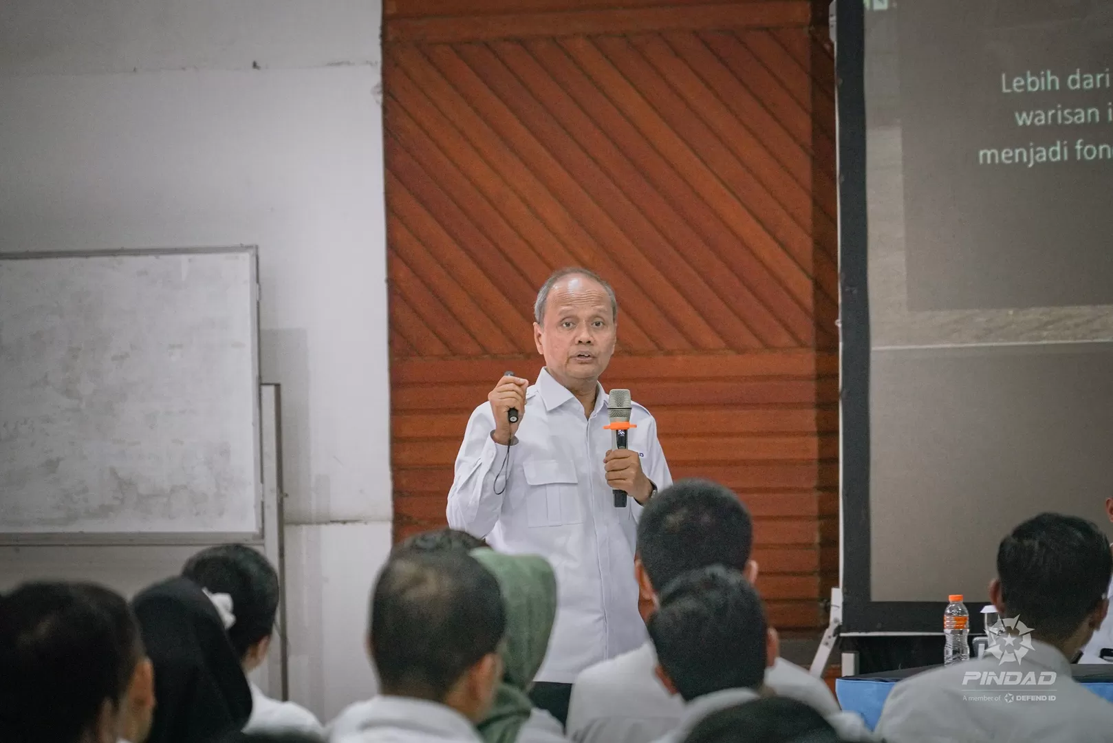 Dirut Pindad Sigit P Santosa tekankan peran SDM, inovasi, dan disiplin dalam membangun kemandirian industri pertahanan nasional. (Dok. PT Pindad)