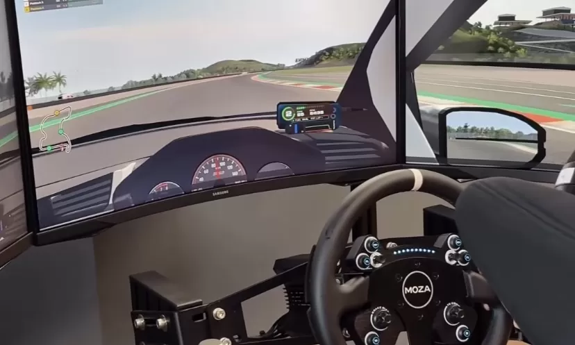 Latihan simulator jadi bekal penting sebelum turun ke lintasan Pertamina Mandalika International Circuit. 