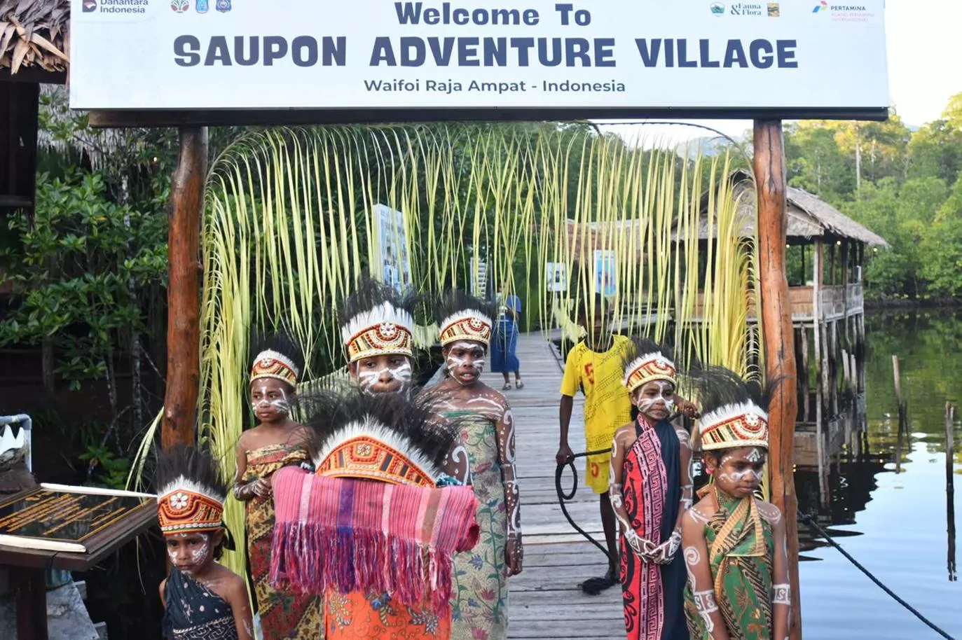Pertamina RU VII Kilang Kasim mengembangkan ekowisata berbasis masyarakat di Kampung Waifoi, Raja Ampat, kolaborasi dengan KTH Saupon Adventure Village. (DOK. Pertamina)