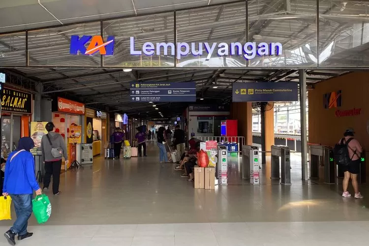 KAI menghadirkan tarif khusus kereta dari Jogja dan Solo mulai Rp45 ribuan. Simak daftar rute, harga tiket, dan cara belinya di sini. (Dok. KAI)