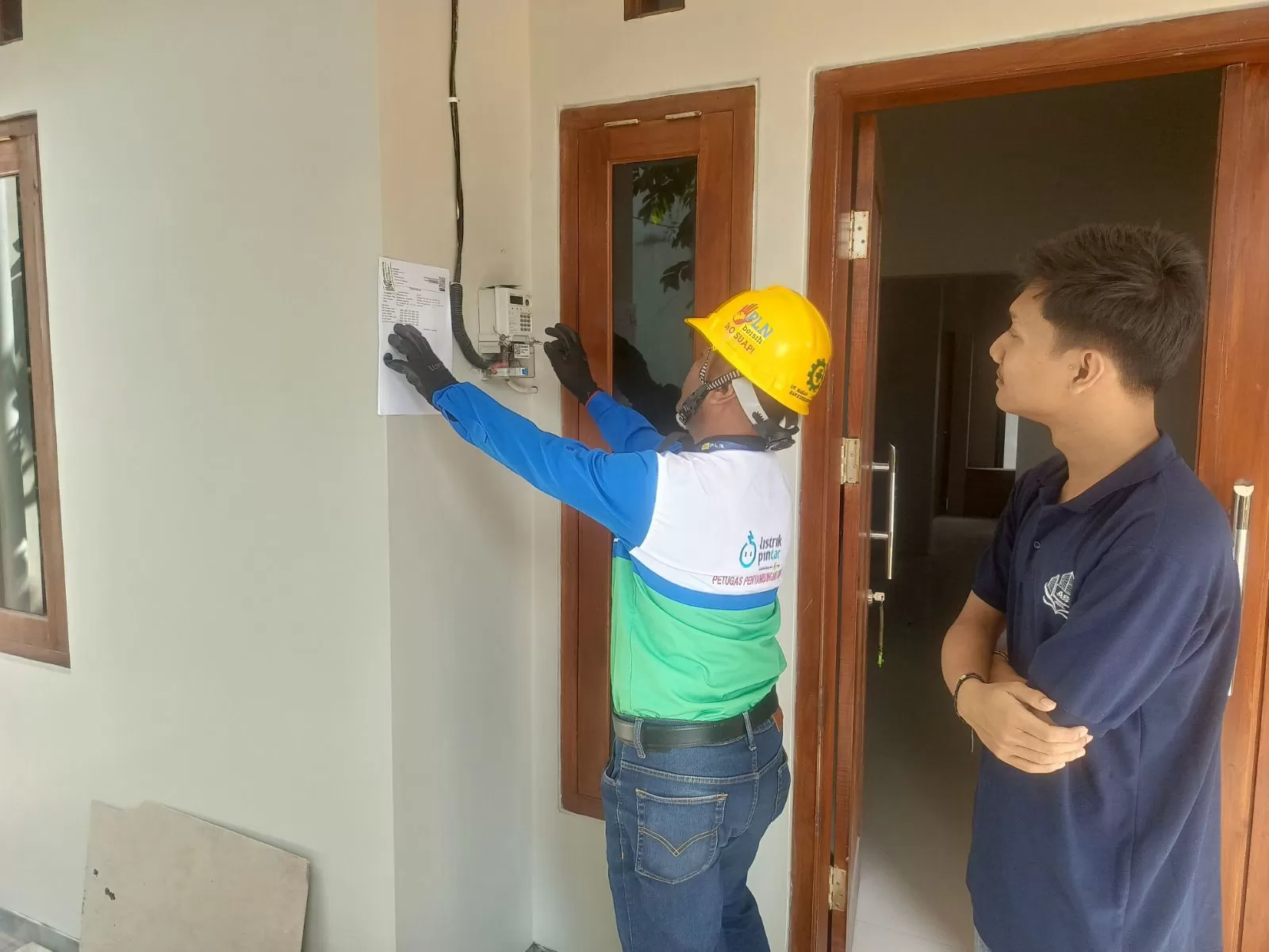 Kenali tanda instalasi listrik rumah bermasalah seperti kabel panas hingga bau terbakar agar terhindar dari korsleting dan kebakaran. (Dok. PLN)