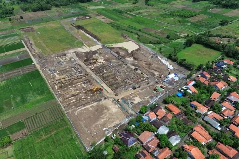 WIKA bersama Kementerian Pekerjaan Umum terus mengerjakan pembangunan proyek Sekolah Rakyat di Brebes. (DOK. WIKA)