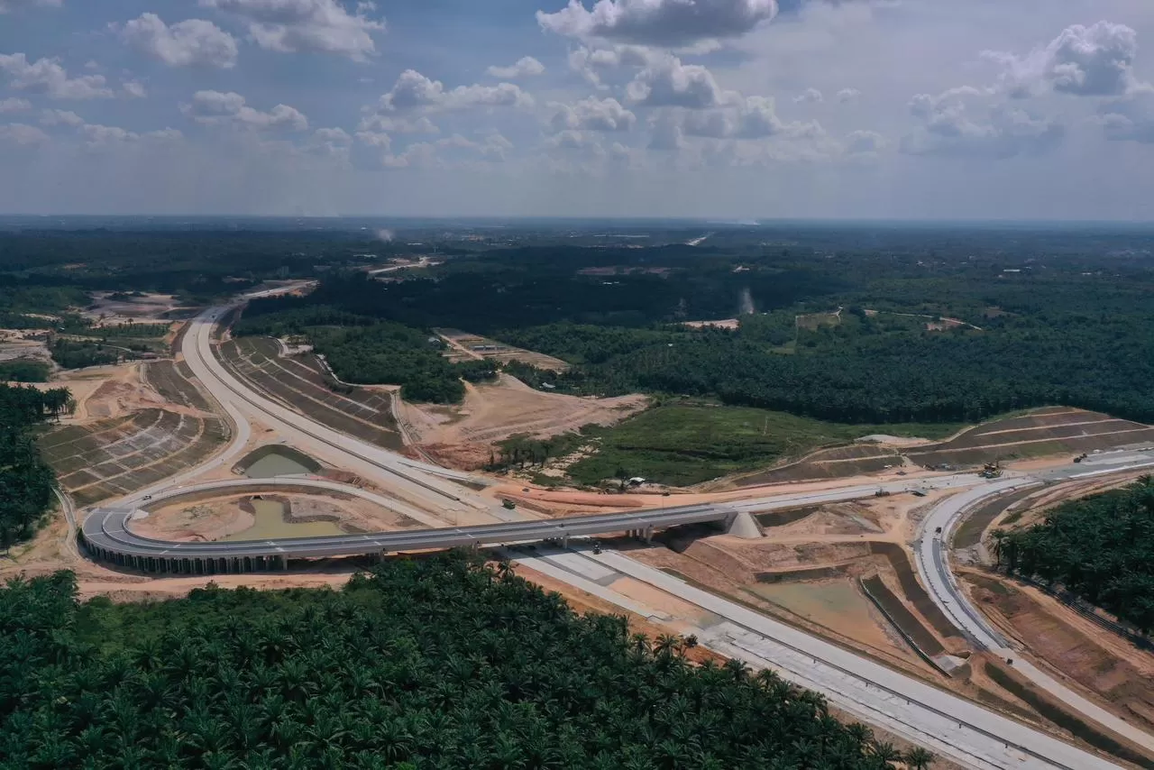 Jalan tol baru di Riau siap menambah jaringan transportasi. Progres junction Pekanbaru jadi perhatian utama saat ini.