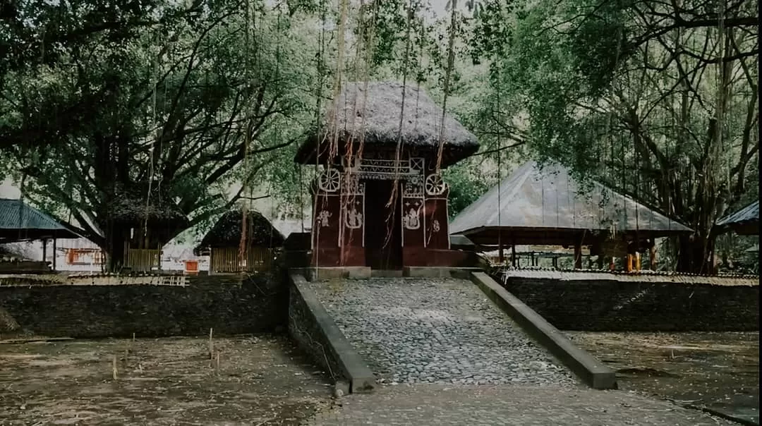 Satu candi yang menjadi ikon Desa Julah di Buleleng, Bali Utara. (Instagram/@wisata_desa_julah)