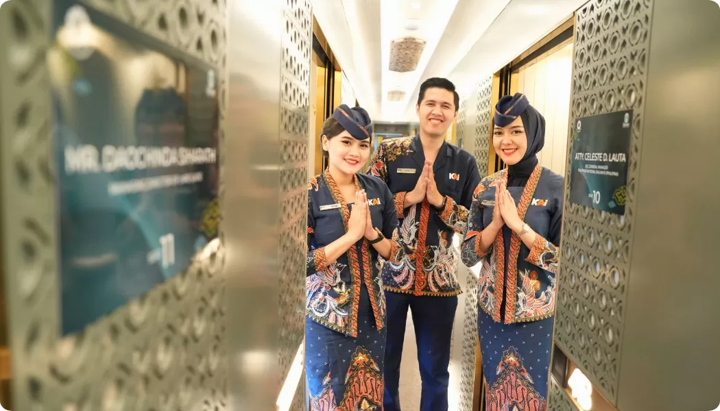 Info lowongan kerja pramugari dan pramugara kereta api dari KAI Services. (reska.id)
