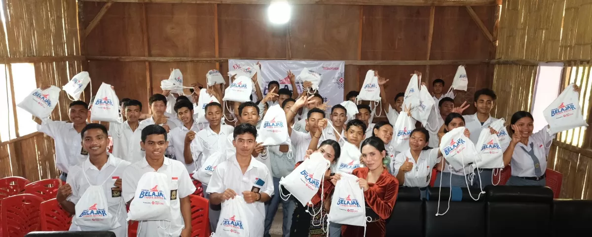 Telkomsel menghadirkan program pendidikan digital di Flores untuk mendukung siswa dan guru di wilayah rural dan 3T. (telkomsel.com)
