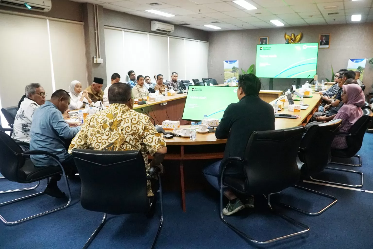 DPRD Kalsel mempelajari sistem produksi benih unggul PT Sang Hyang Seri guna memperkuat produktivitas pertanian daerah. (ptsanghyangseri.co.id)