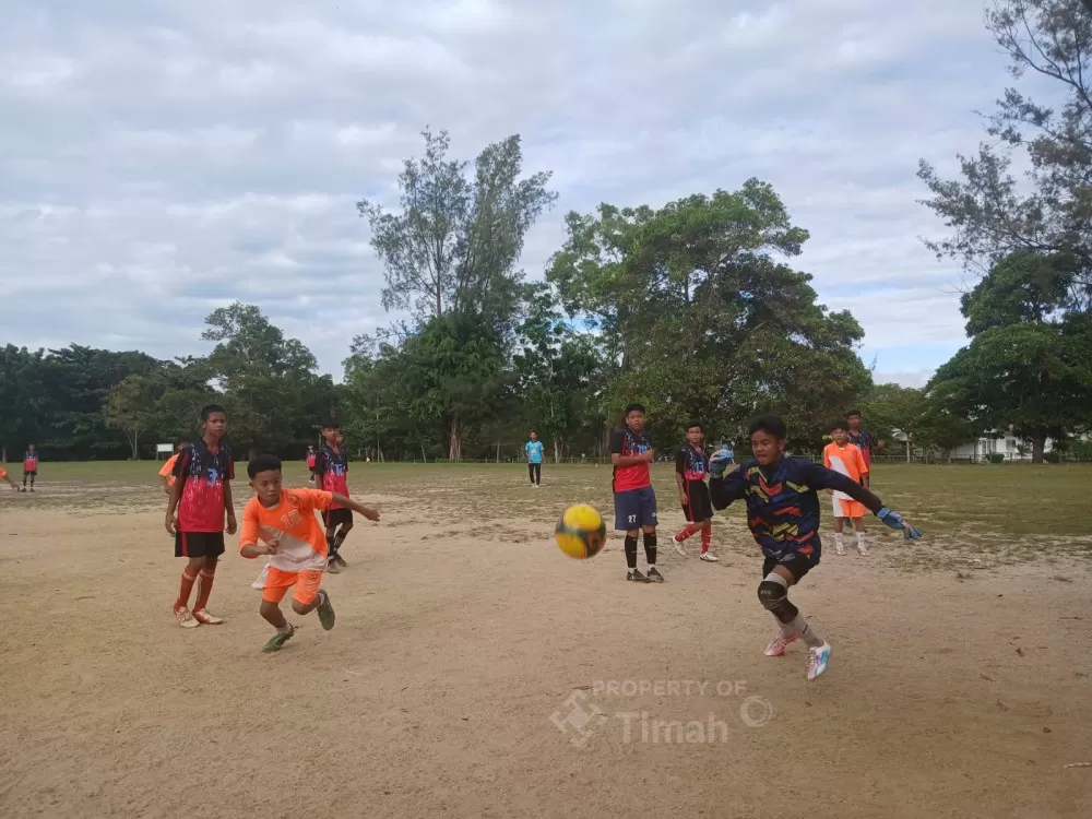PT TIMAH mendukung Gala Siswa Indonesia tingkat SMP di Mentok dengan memfasilitasi lapangan sepak bola guna mendukung prestasi pelajar. (Dok. PT Timah)
