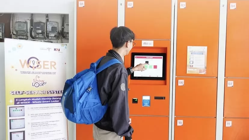 Wisata Smart Locker hadir sebagai solusi penitipan barang modern di stasiun kereta. Praktis, aman, dan bikin perjalanan makin santai.