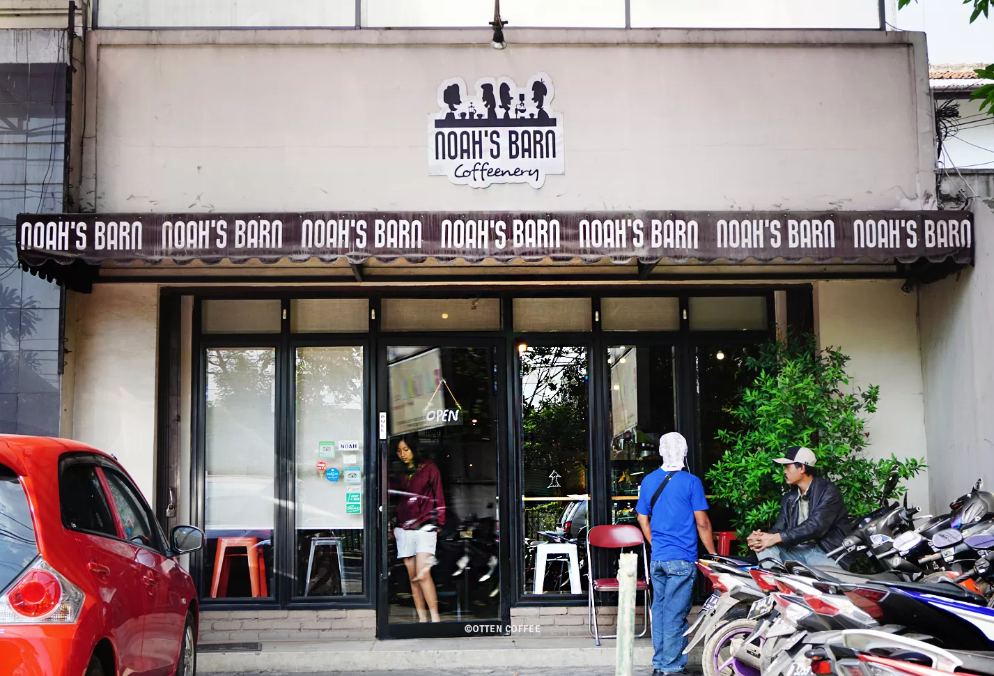 Noah's Barn berada jalan Dayang Sumbi yang sedikit melipir dari Dago. (ottencoffee.com)