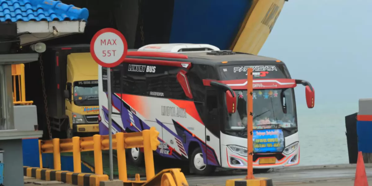 Peringati Hari Kebangkitan Nasional 2026, ASDP tegaskan peran konektivitas nasional lewat layanan penyeberangan, transformasi digital, dan penguatan layanan. (Dok. ASDP)