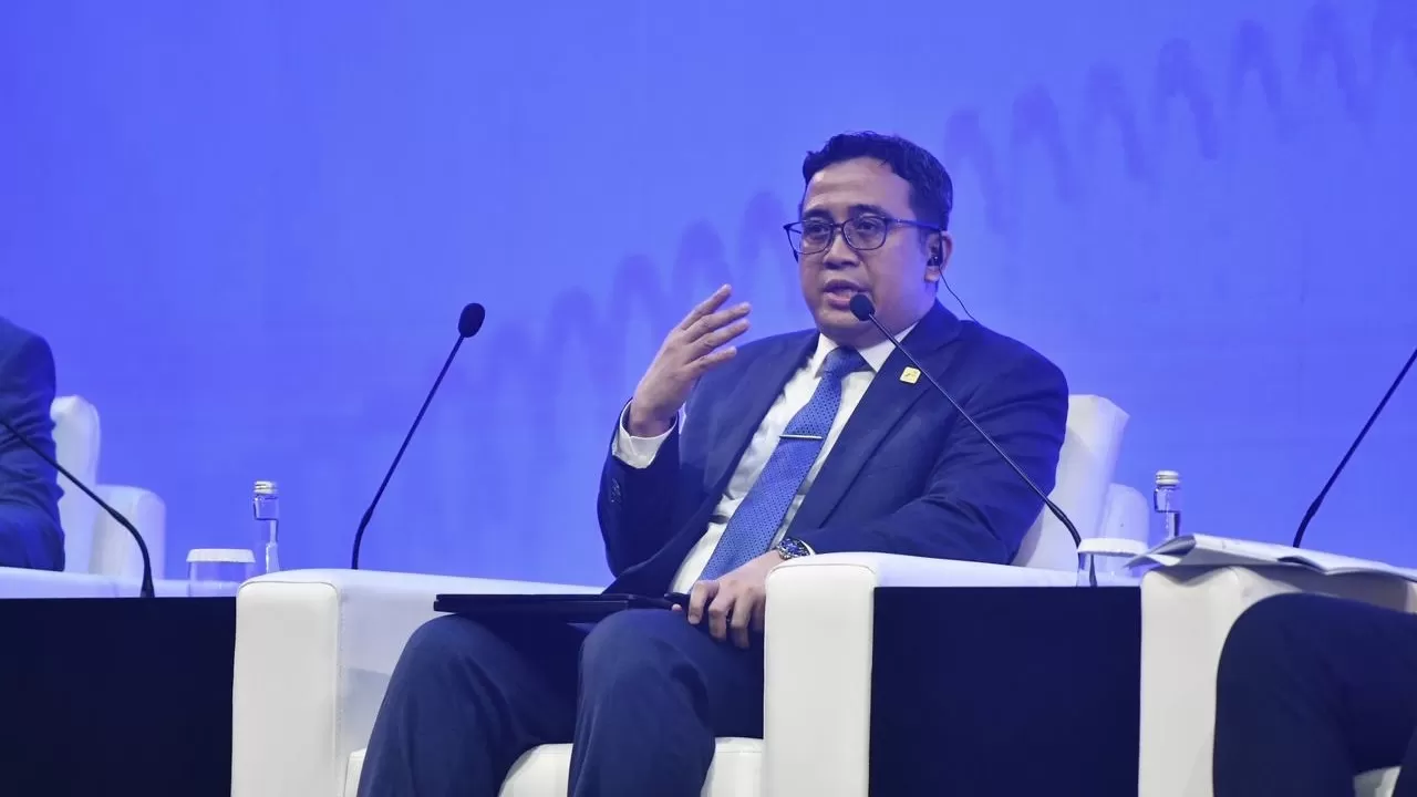 Wakil Dirut&nbsp;Pertamina Oki Murazamenjadi narasumber pada sesi Global Executive Talk &ldquo;The End Of Easy Energy&rdquo; saat acara 50th IPA Convex yang diselenggarakan di ICE BSD, Tangerang, Banten&nbsp;(20/5).