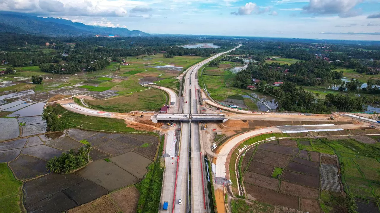 Hutama Karya terus mempercepat pembangunan Akses Lubuk Alung di Ruas Tol Padang&ndash;Sicincin.