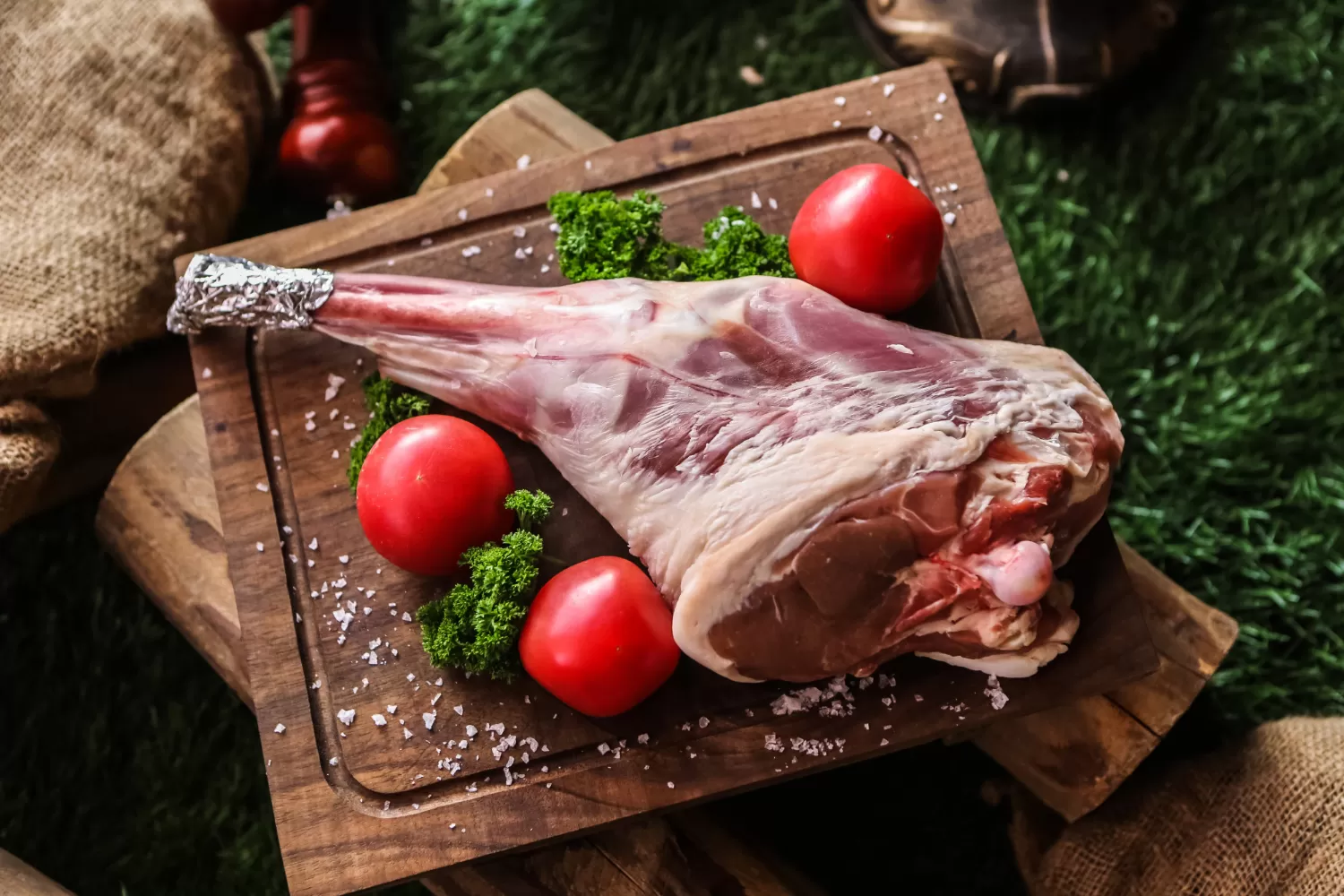 Ilustrasi - Tips mengolah daging kambing kurban agar tidak bau prengus. (Freepik/stockking)