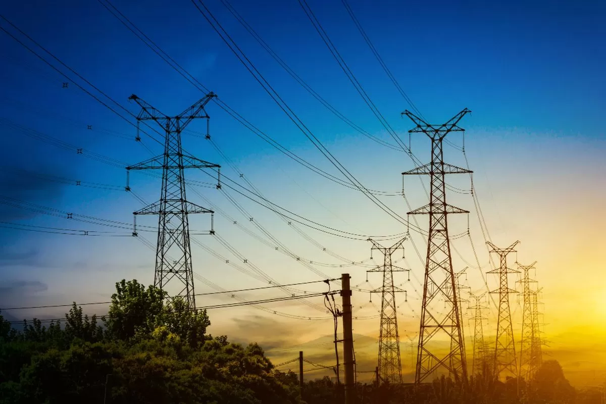 Ilustrasi - Listrik di Sumatera Barat kembali normal usai padam dua hari. PLN ungkap penyebab defisit daya hingga 240 MW dan kebutuhan pembangkit baru. (magnific)
