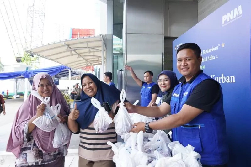 PNM menghadirkan semangat Idul Adha sebagai ruang untuk saling berbagi, saling menjaga, dan mempererat hubungan baik dengan lingkungan sekitar. (DOK. PNM)