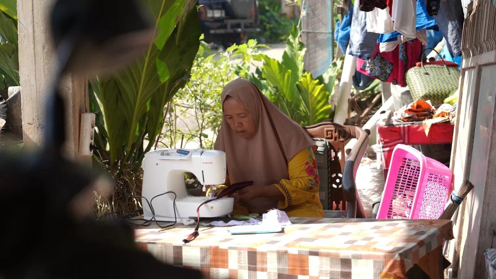 Kelompok Tapis Melati di Bandar Lampung bangkit lewat kerajinan tapis dengan dukungan PT Bukit Asam. (ptba.co.id)