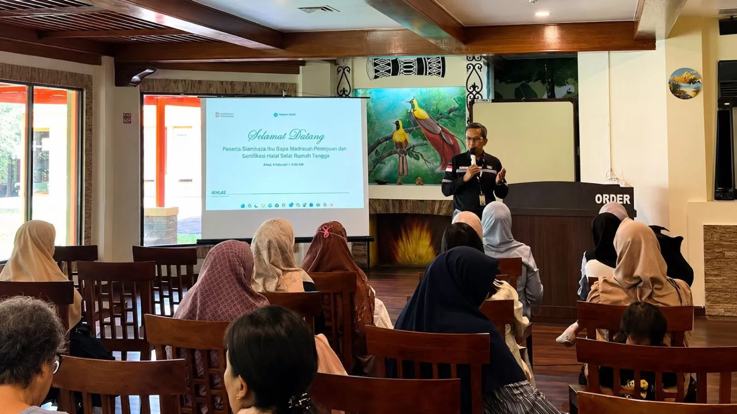 SUCOFINDO gencarkan edukasi sertifikasi halal bagi UMK di Timika untuk mendukung kepatuhan regulasi dan daya saing usaha. (sucofindo.co.id)