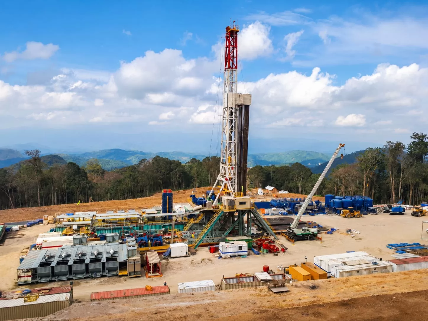 Rig Pertamina Drilling PDSI#39.3/D1500-E sukses tuntaskan sumur GNK-PD28 di Prabumulih lebih cepat, hasilkan minyak hingga 2.184 BOPD. (Dok. Pertamina Drilling)