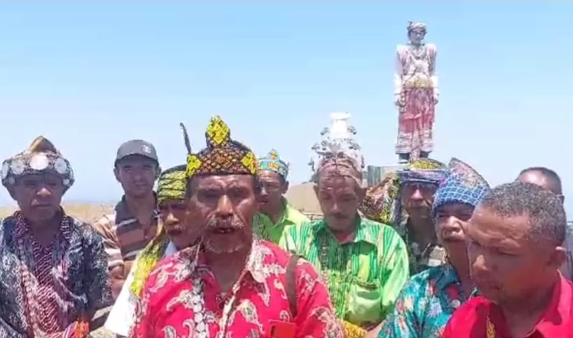 Warga Adat NTT Adakan Ritual di Gunung Sunu  (istimewa)