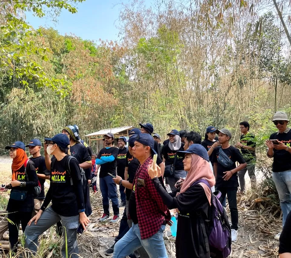 Lebih dari 60 orang terdaftar sebagai peserta Bambooland Walk dan 100-an orang bergabung di platform daring zoom Bambooland Talk dalam gelaran acara Tetralogi Bambo. (Istimewa)