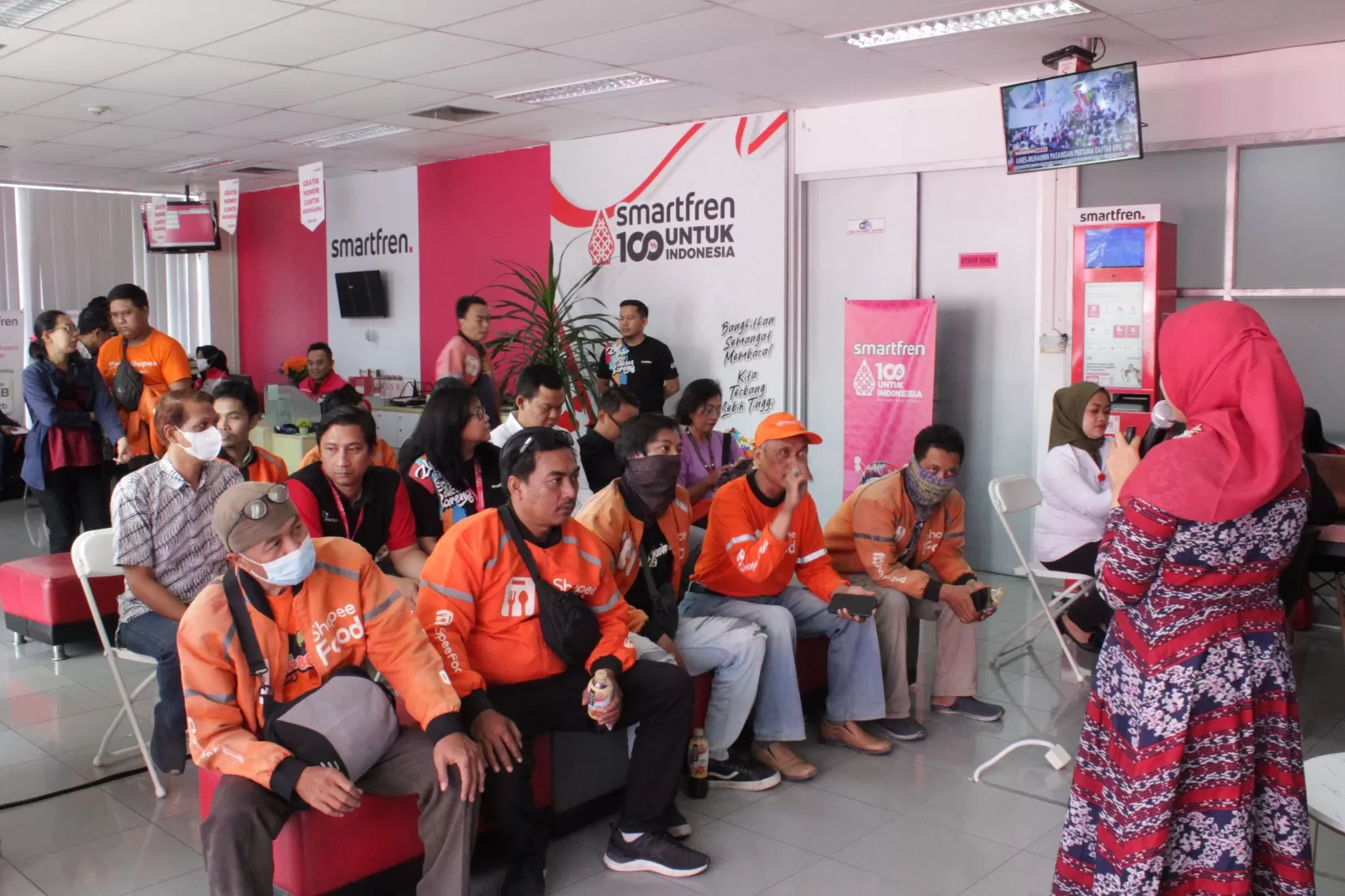 Smartfren Yogyakarta Berikan Cek Kesehatan Gratis untuk Warga dan Driver ShopeeFood
