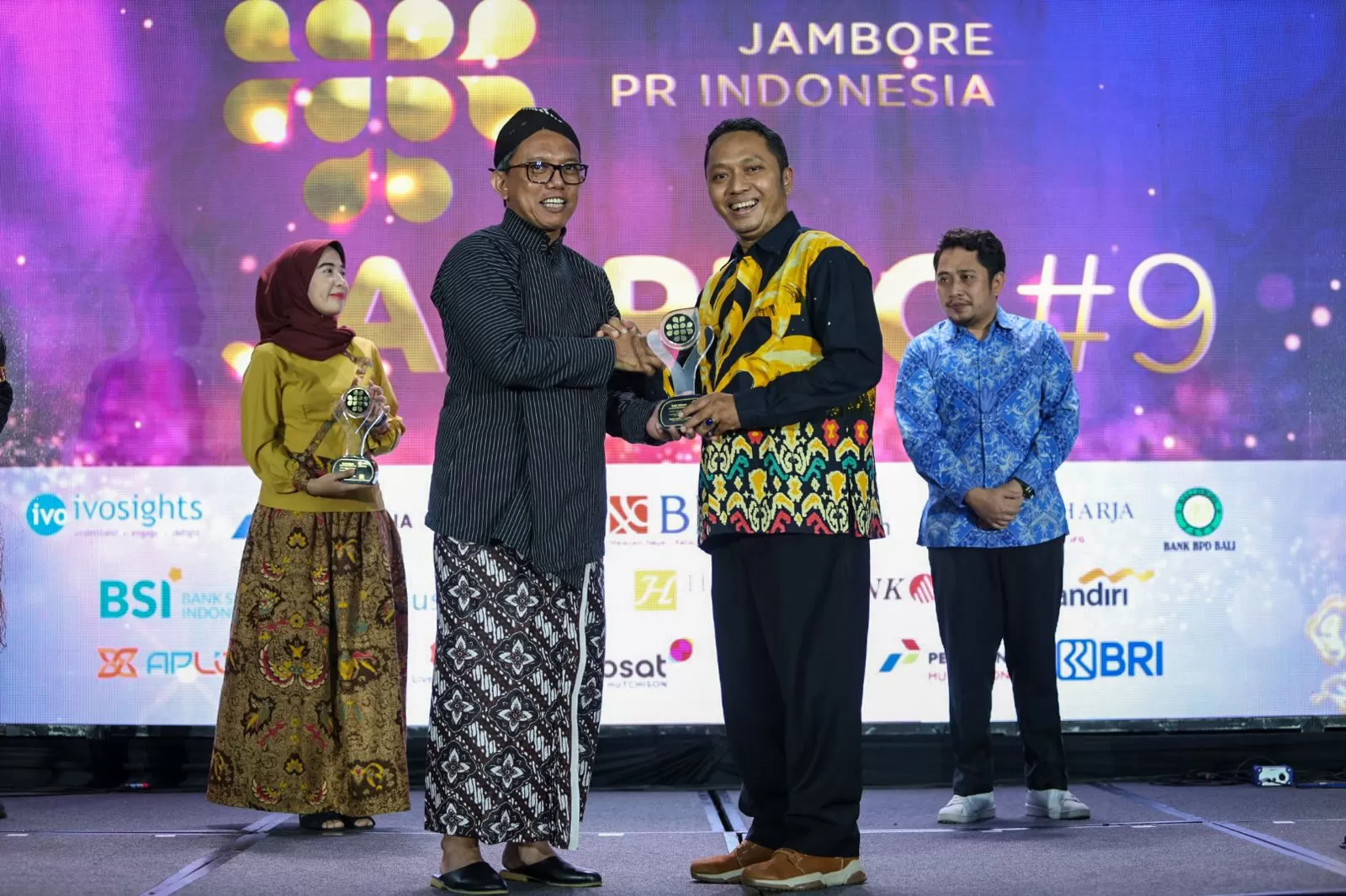  Koordinator Bidang Pemberitaan UGM, Satria Ardhi Nugraha, S.S., M.A., juga terpilih sebagai Insan PR dengan meraih Gold Winner. (istimewa)