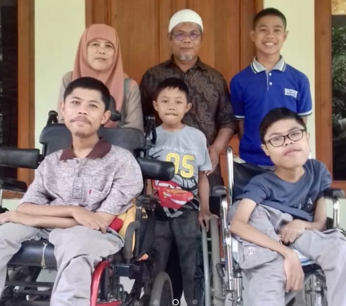 Keluarga Anik Marwati beberapa tahun lalu.